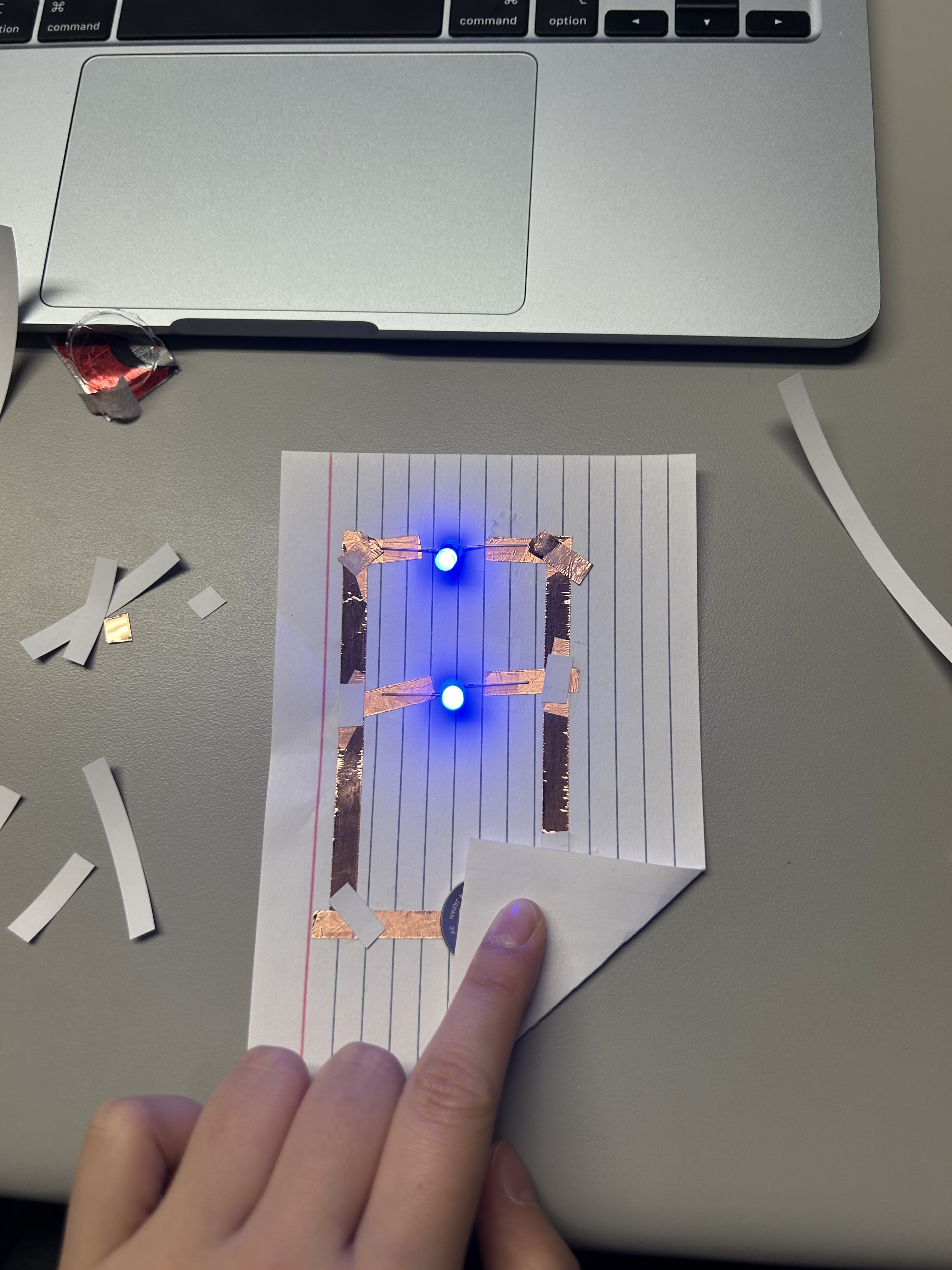 I finally made the parallel circuit work.