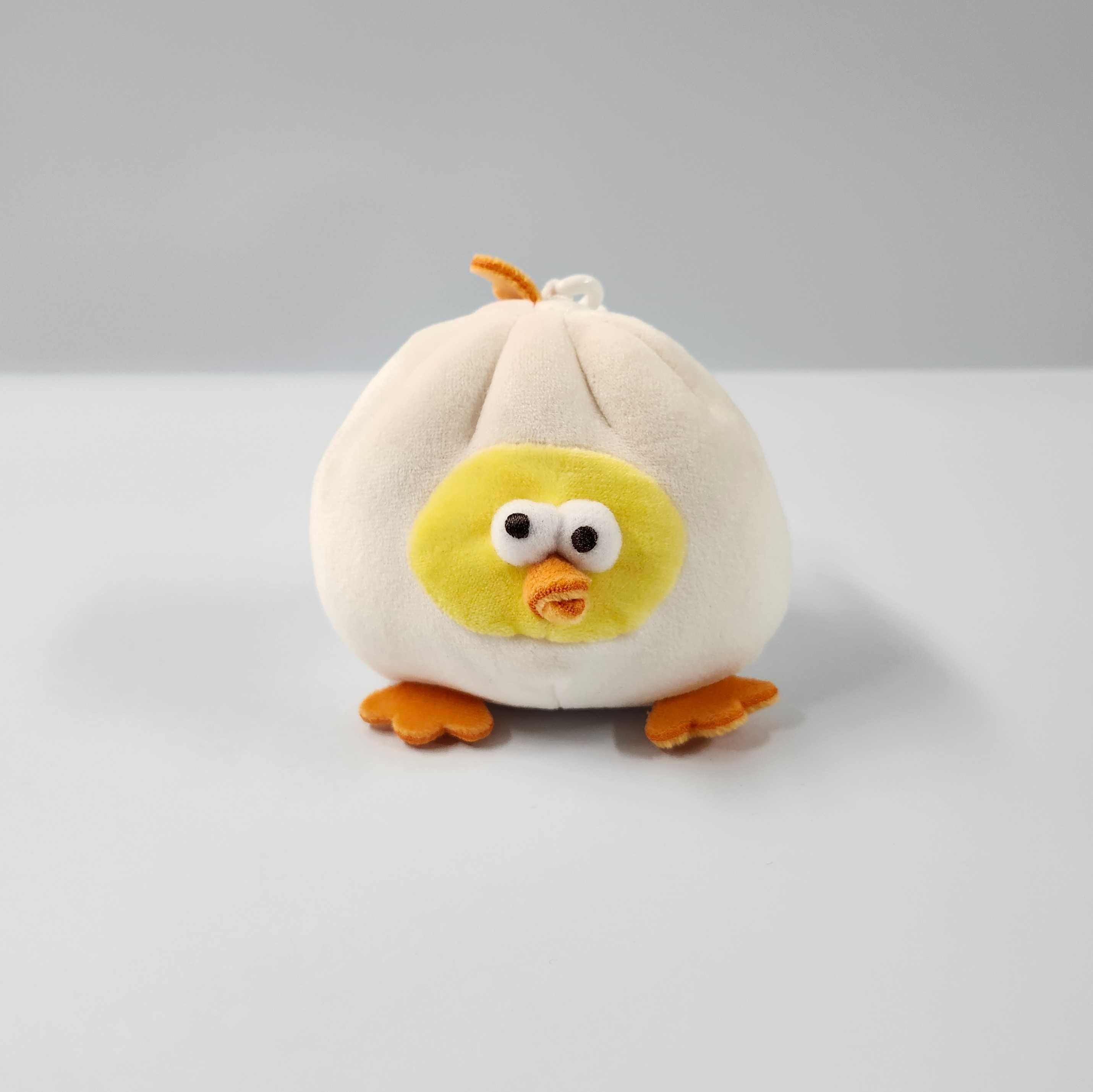 This is the second complex object I changed. It's the front facing side of a dumpling chicken plushie with a lobster clasp.